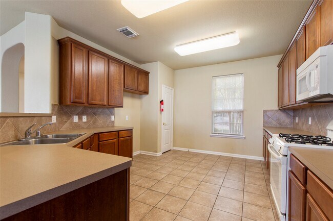 Building Photo - 5310 Meadow Canyon Dr