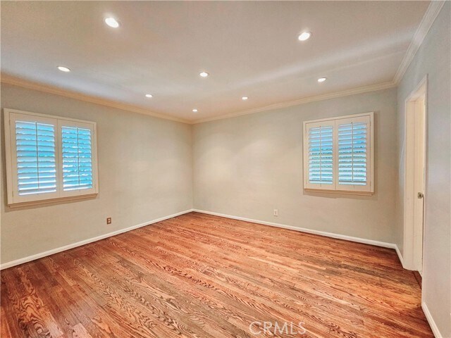 Building Photo - 743 Kerns Ave