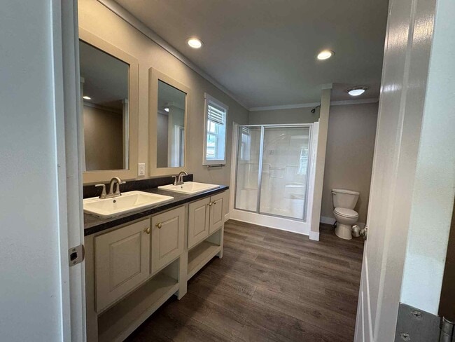 Building Photo - 48571 Lakeview Cir