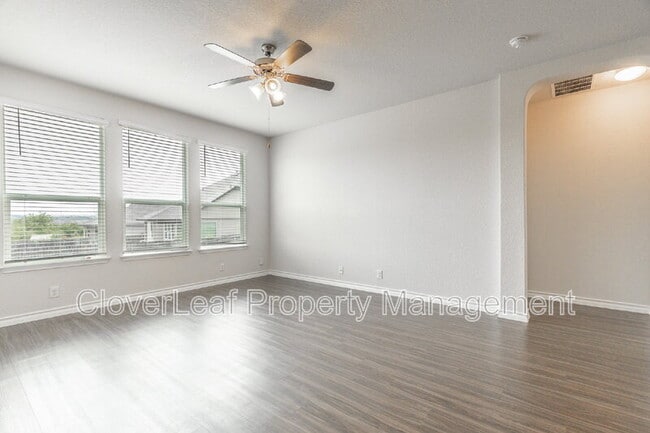 Building Photo - 512 Swift Move