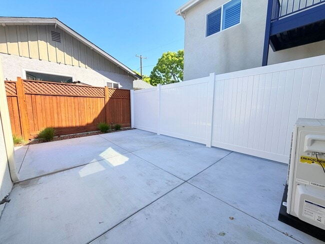 Building Photo - Verdura Street