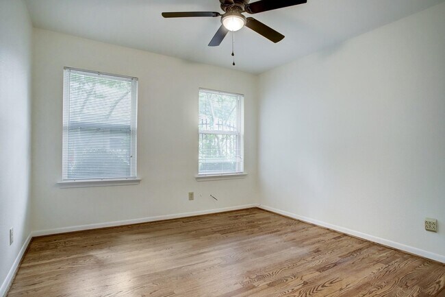 Building Photo - 3807 Murworth Dr