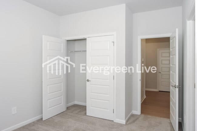 Building Photo - 14665 Mountain Strm Dr