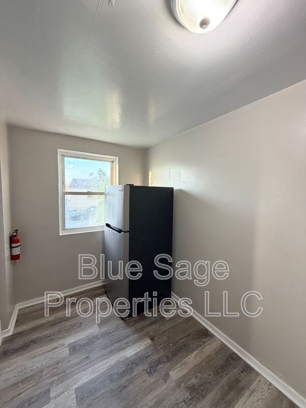 Building Photo - 1037 Laurel Rd