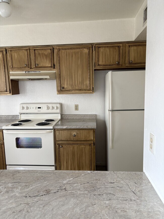 Building Photo - 433 Avenida Garza