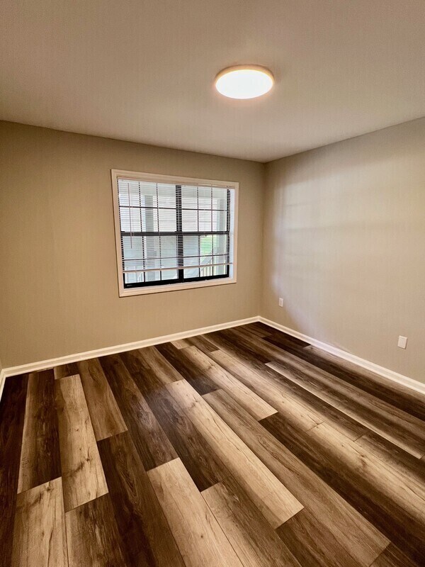 Building Photo - 593 Star Light Dr