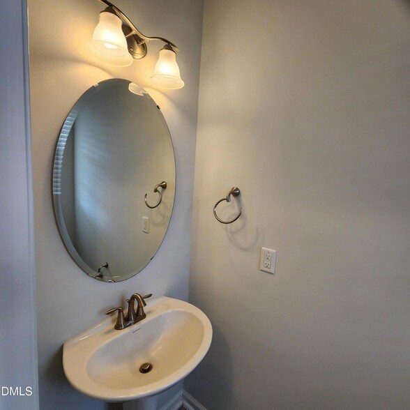 Building Photo - 1424 Southpoint Trl