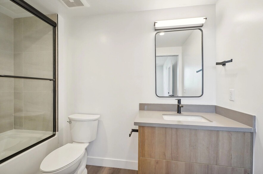 Building Photo - IM 21