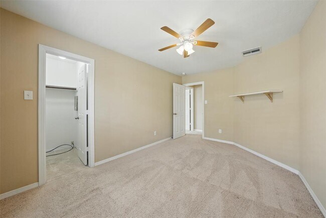 Building Photo - 27154 Harvest Pointe Ln