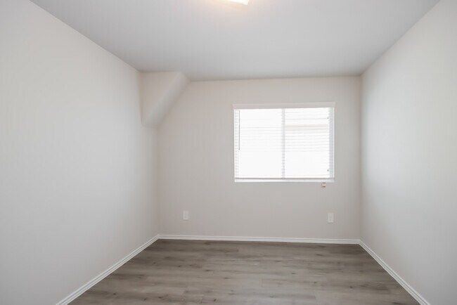 Building Photo - 5031 Sessile Trl