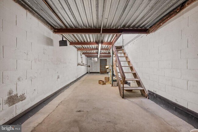 Building Photo - 47 Glenwood Ln