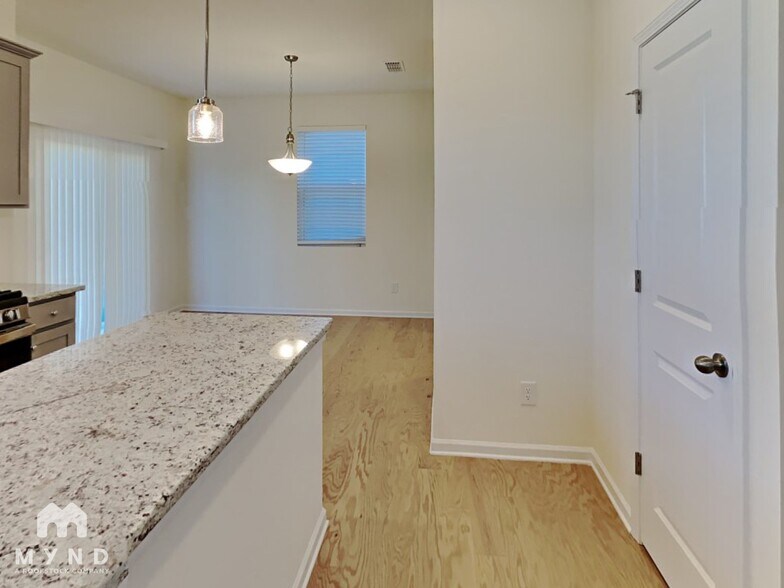 Building Photo - 1568 Banham Dr