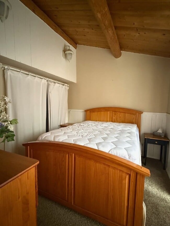 Building Photo - Spacious 3BD + Loft Log Home in June Lake | 2,200 SF | Rustic Charm & Privacy – $3,200/Month