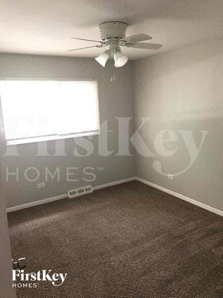 Building Photo - 2S383 Riverside Ave