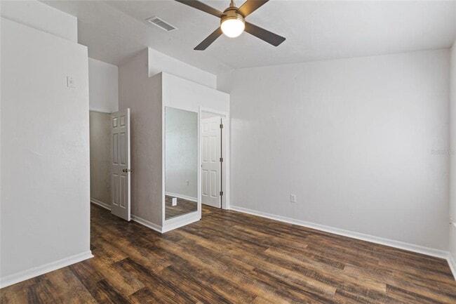 Building Photo - 6519 W Newberry Rd