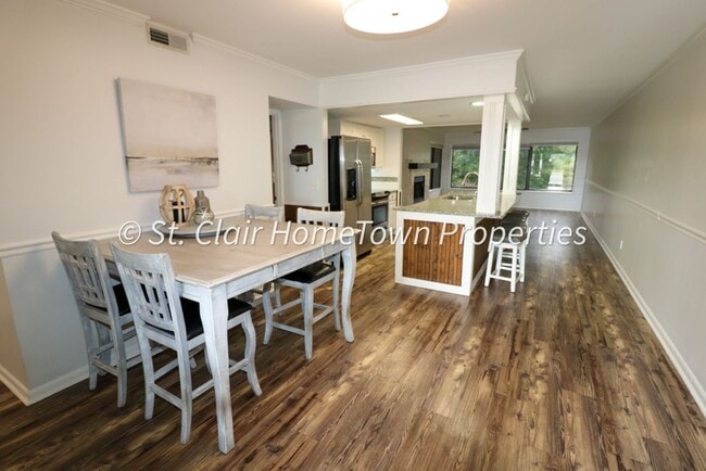 Building Photo - Waterfront Condo