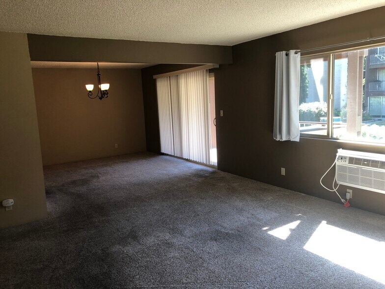 Building Photo - 1220 NW State St