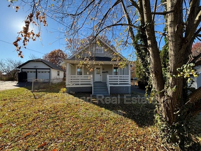 Building Photo - 4539 Mayhew Ave