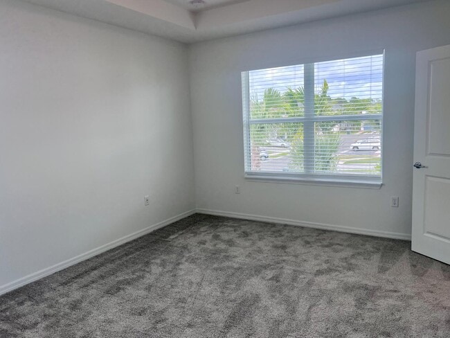 Building Photo - 6081 Carre Wy