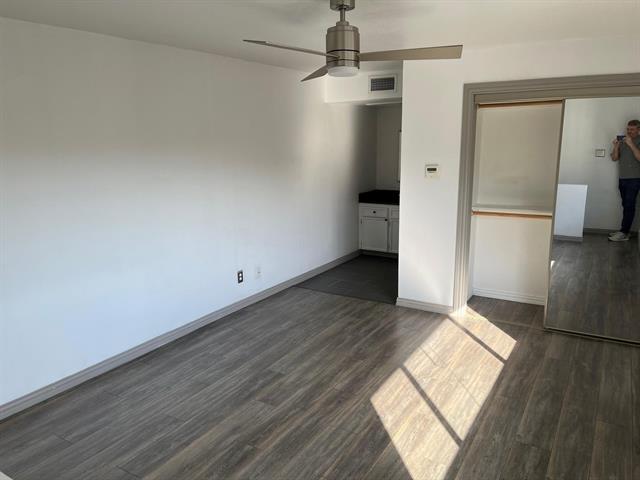 Building Photo - 2800 Douglas Ave