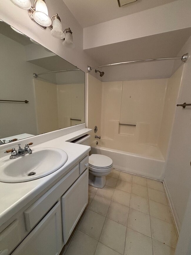 Building Photo - 3776 Kenwick Trail