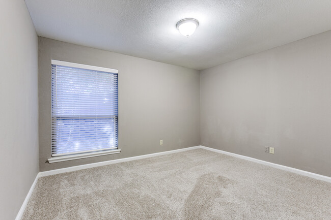 Guest bedroom - 3609 Candelaria Dr