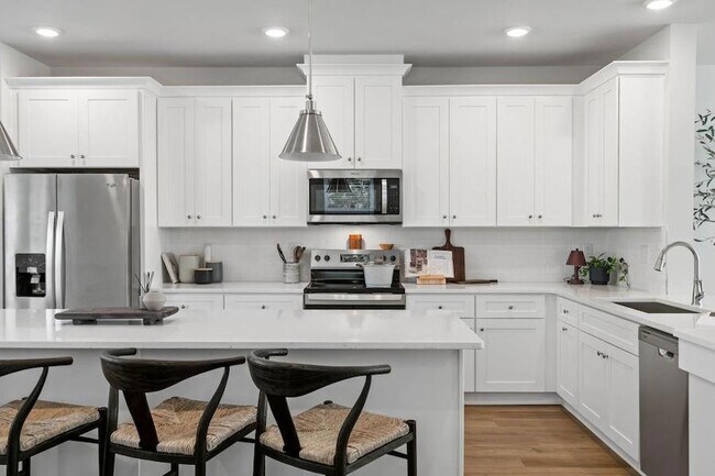 Building Photo - 1575 Cedars Rd SE