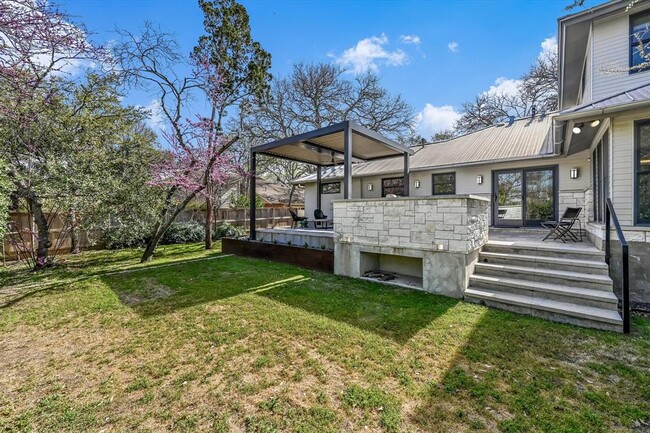 Building Photo - 3102 Foxfire Dr