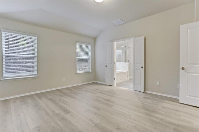 Building Photo - 3902 Crockett Ave