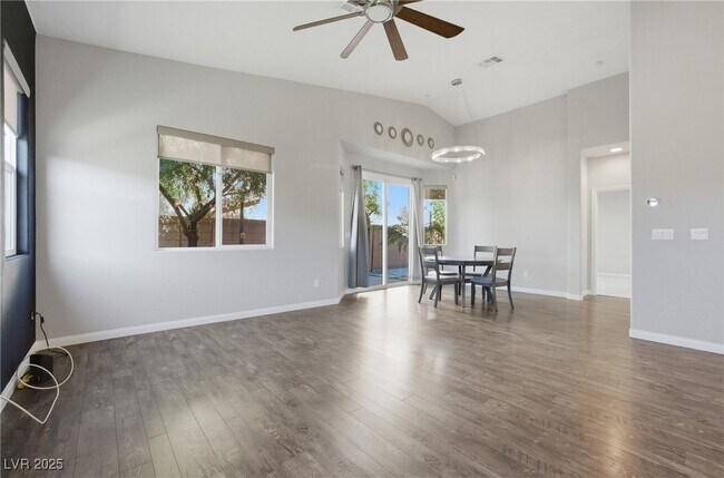 Building Photo - 692 Nathanial Ct