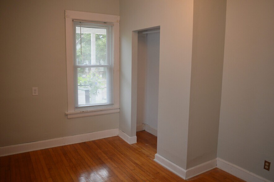 Building Photo - 142 S Marquette St