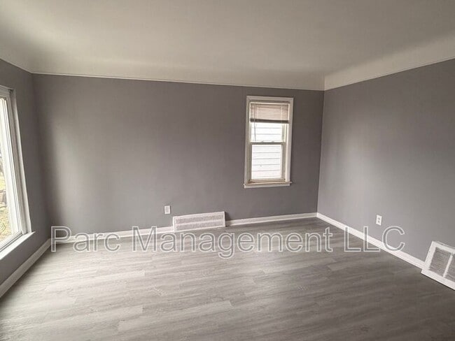 Building Photo - 6262 Penrod St