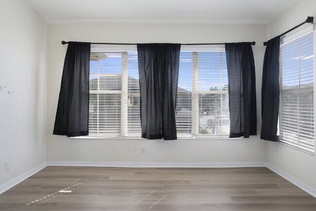 Building Photo - Pinellas Park, Gated Townhome Community 3/...