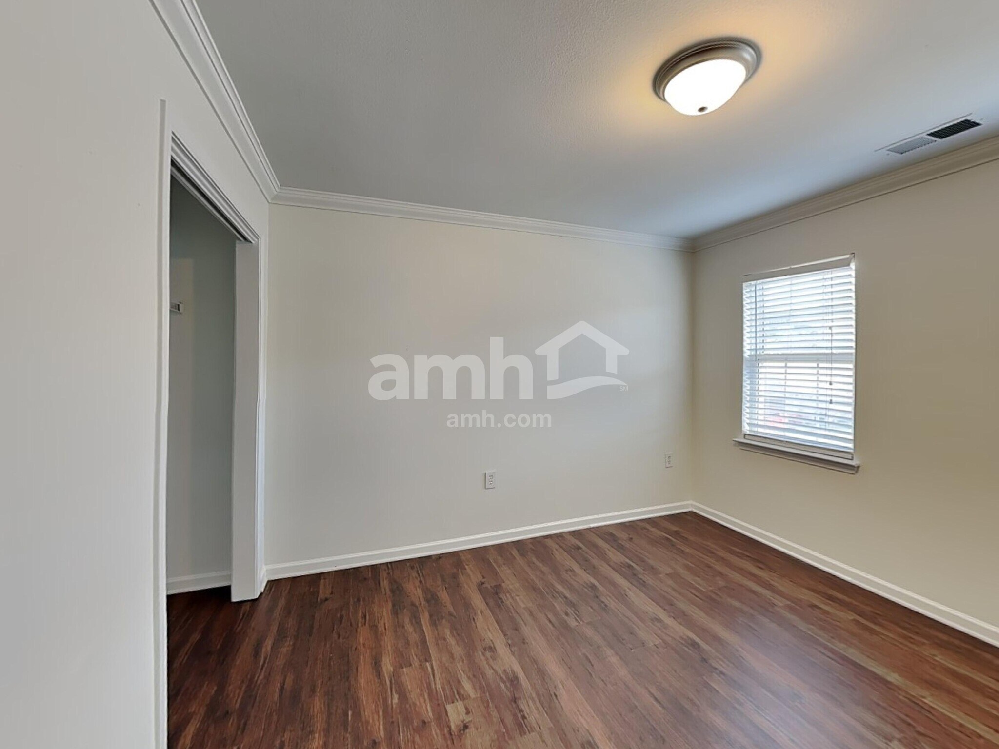 Building Photo - 193 Mott Rd