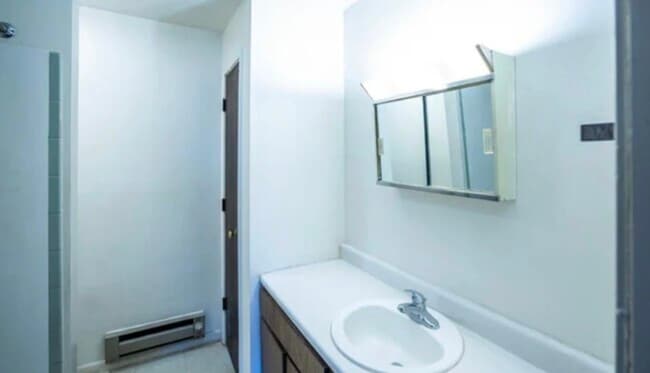 Building Photo - 636 Berry Ln