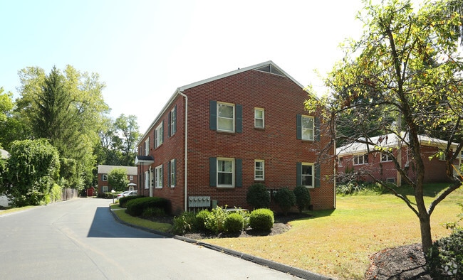 Building Photo - The Cedars