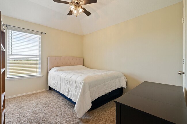 Building Photo - 6407 Hillock Ln