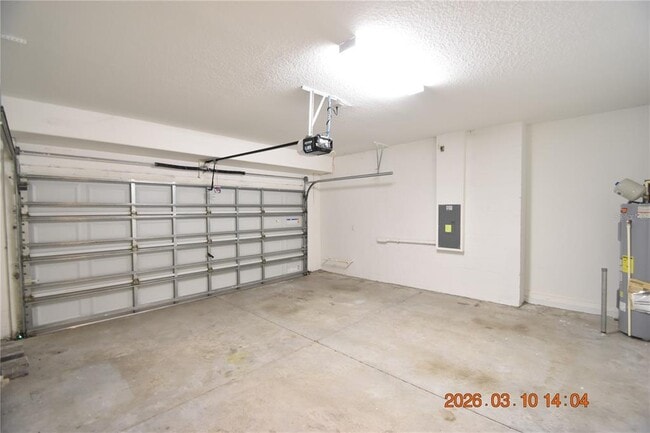 Building Photo - 6252 Shiner St