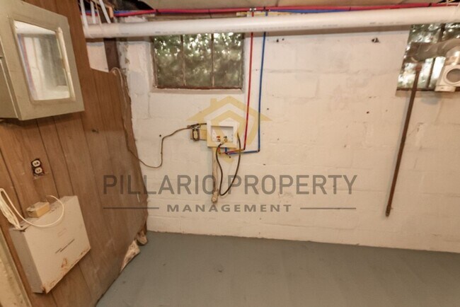 Building Photo - Charming 3-Bedroom Bungalow Near Garfield ...