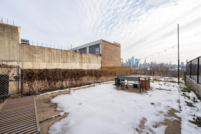 Building Photo - 802 Palisade Ave