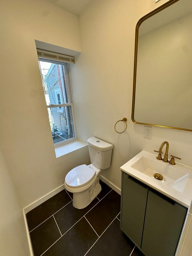 Building Photo - Fully renovated, bright, and spacious 3-bedroom, 1.5-bath home in an amazing location.