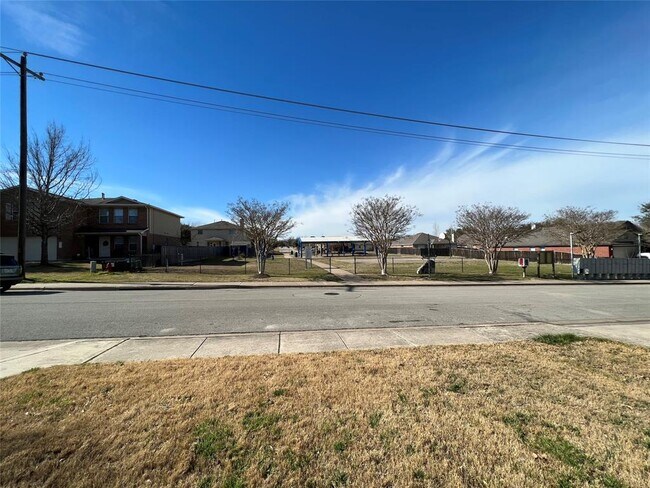 Building Photo - 116 Remington Dr