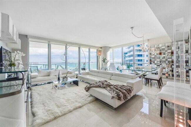 Building Photo - 1331 Brickell Bay Dr