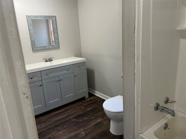 Building Photo - 810 S Brownell St