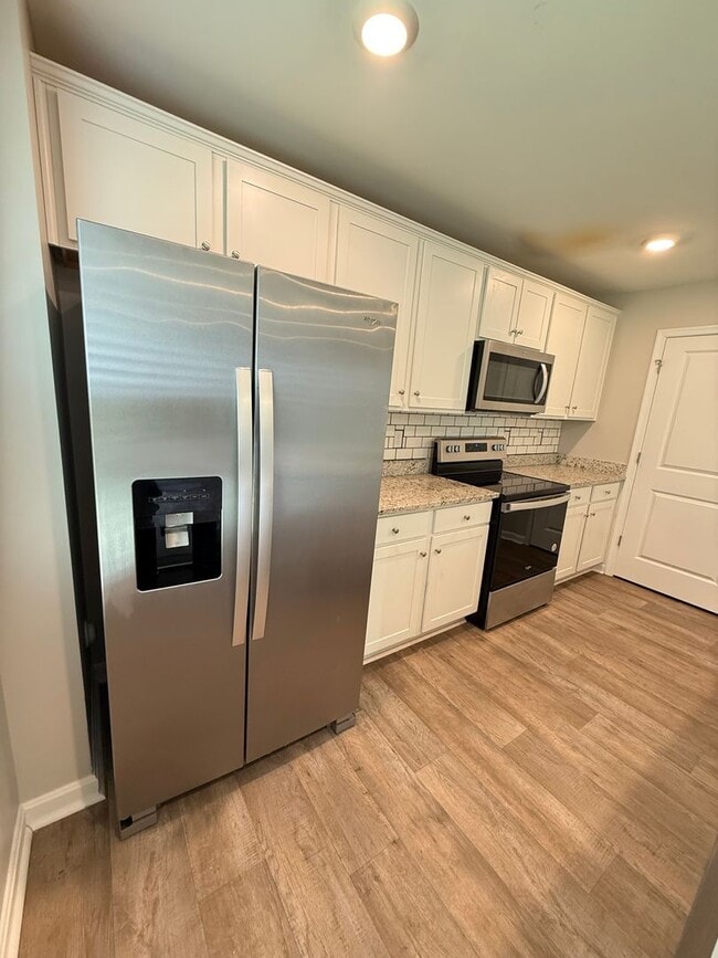 Building Photo - Rivergate