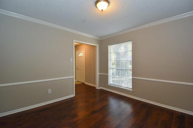 Building Photo - 1831 Willow Point Dr