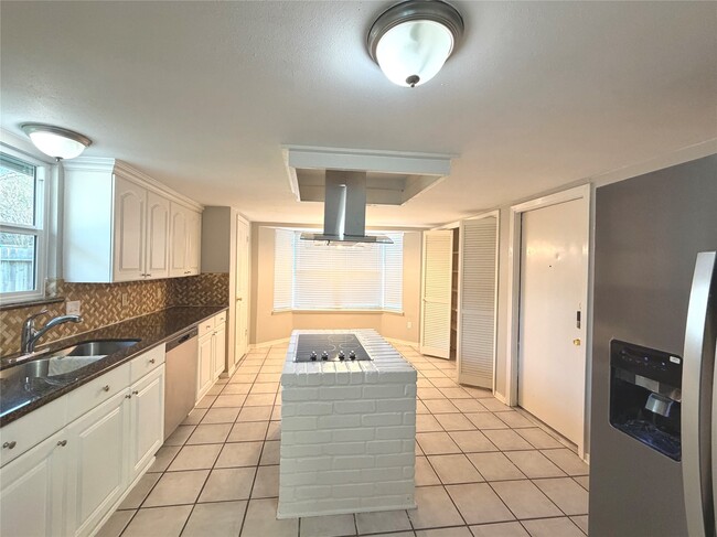 Building Photo - 22315 Waynoka Rd