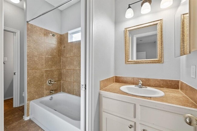 Building Photo - 2906 Pearl St