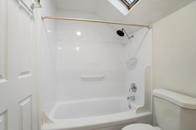 Building Photo - 2481 E Rahn Rd