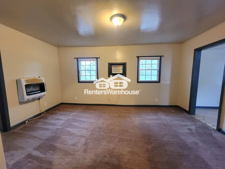 Building Photo - 1056 Regent St SW